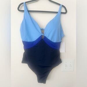 Swimsuits For All COLORBLOCK V-NECK ONE PIECE SWIMSUIT 16